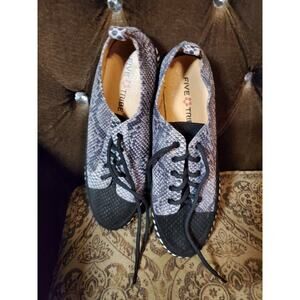 Fivve Tribes Fake Snake skin Shoes Womens 10